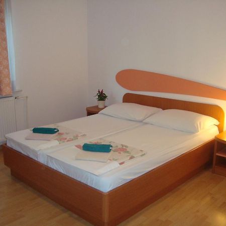 Guesthouse Koprivec Ljubljana Bagian luar foto