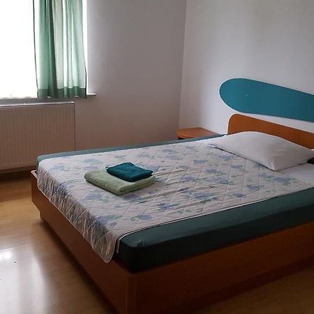 Guesthouse Koprivec Ljubljana Bagian luar foto