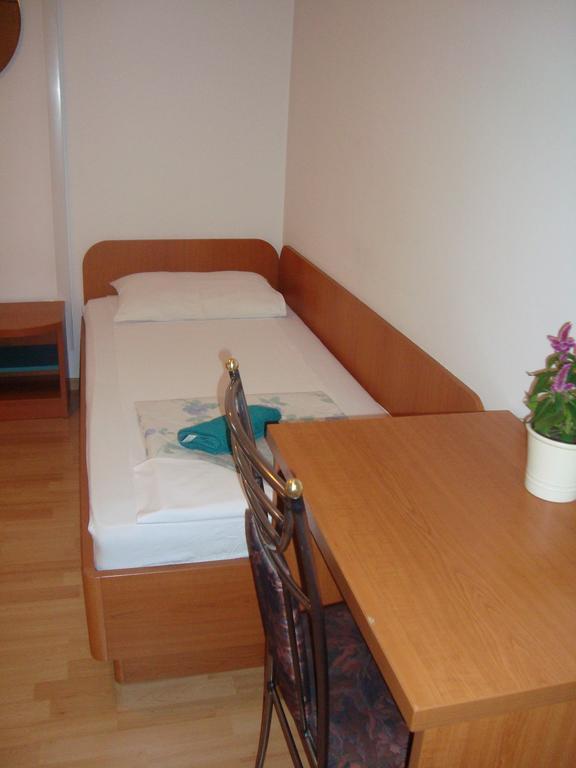 Guesthouse Koprivec Ljubljana Bagian luar foto