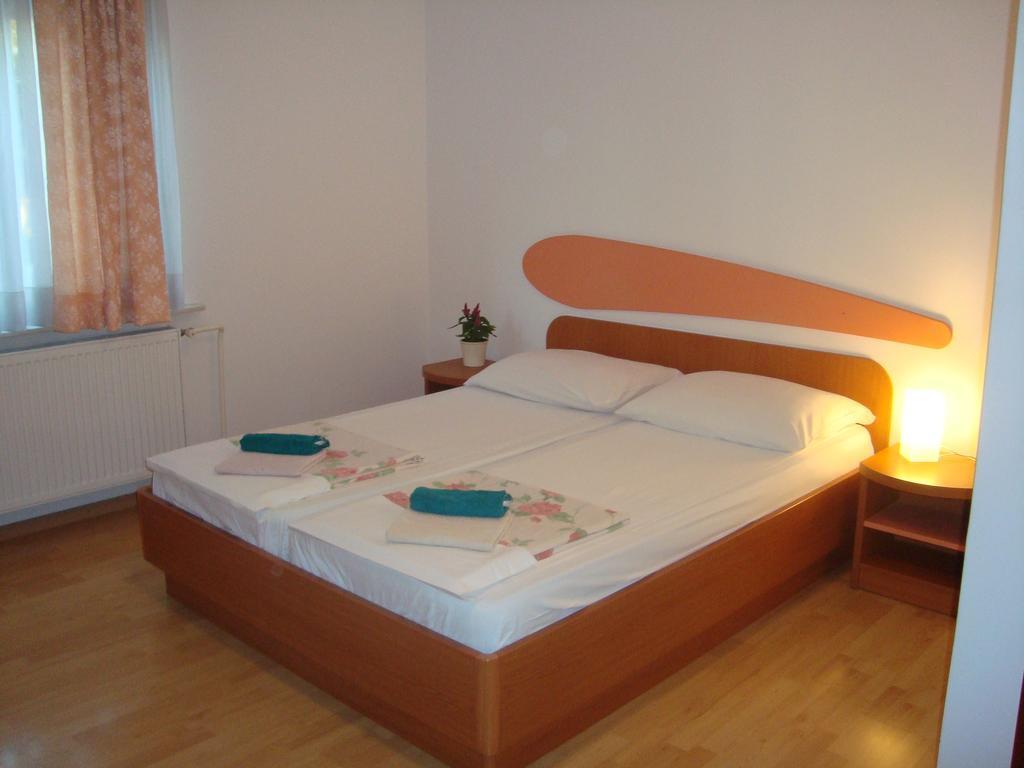 Guesthouse Koprivec Ljubljana Bagian luar foto