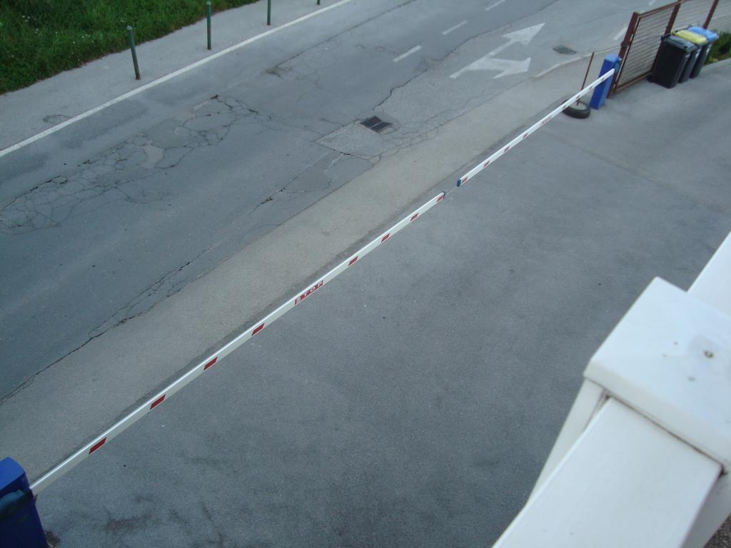 Guesthouse Koprivec Ljubljana Bagian luar foto