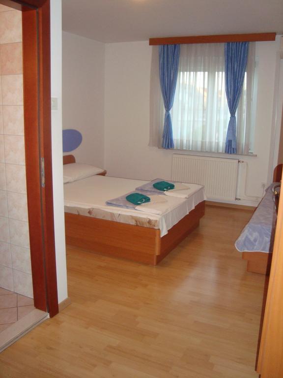 Guesthouse Koprivec Ljubljana Ruang foto